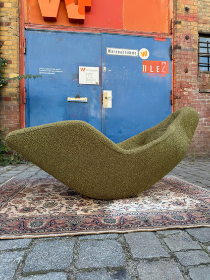 Liegesessel Space Age Bouclé moosgrün aus Italien