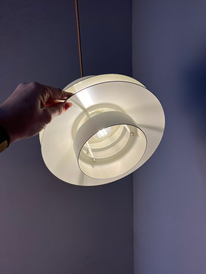 Vintage Lamellenlampe Modell 744 Weiß für Top Lamper E14