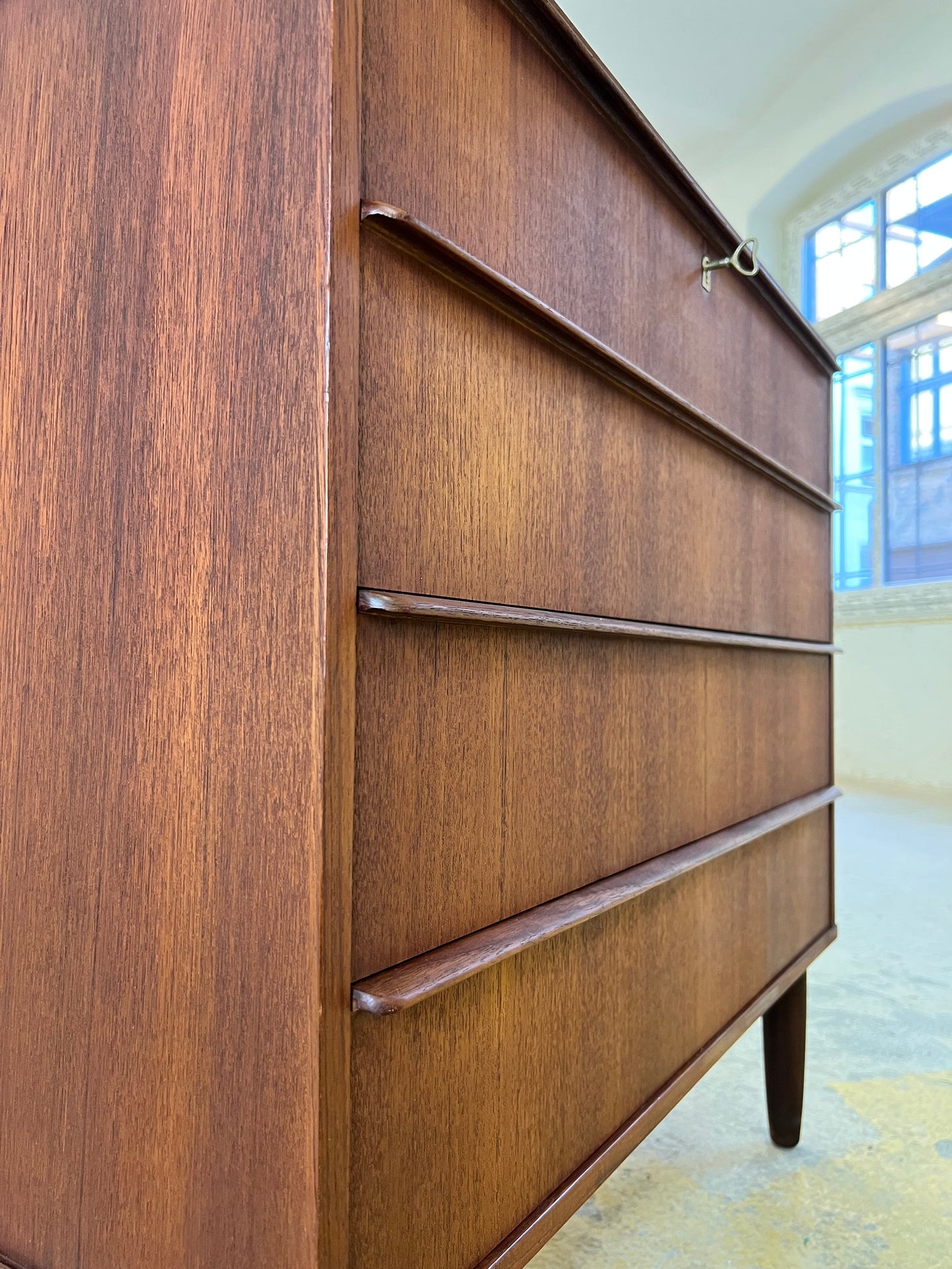 Vintage Kommode Teak mit Schloss aus Dänemark
