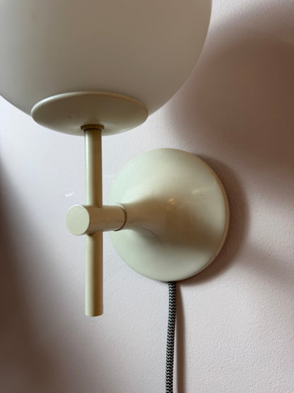 Vintage Wandlampe Opalglas von Max Bill für Temde