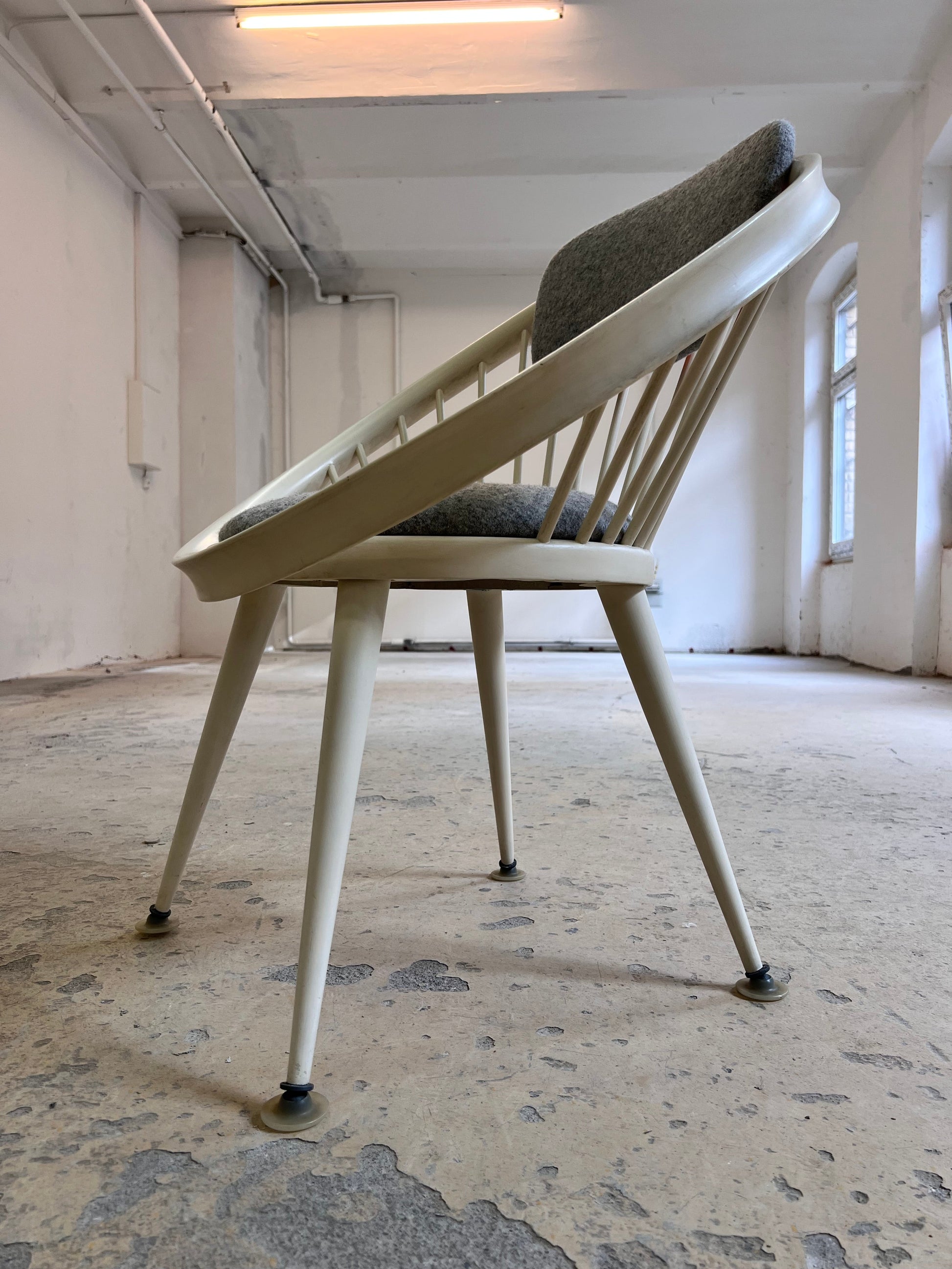 Vintage Sessel Circle Chair von Yngve Ekström für Swedese weiß grau orange