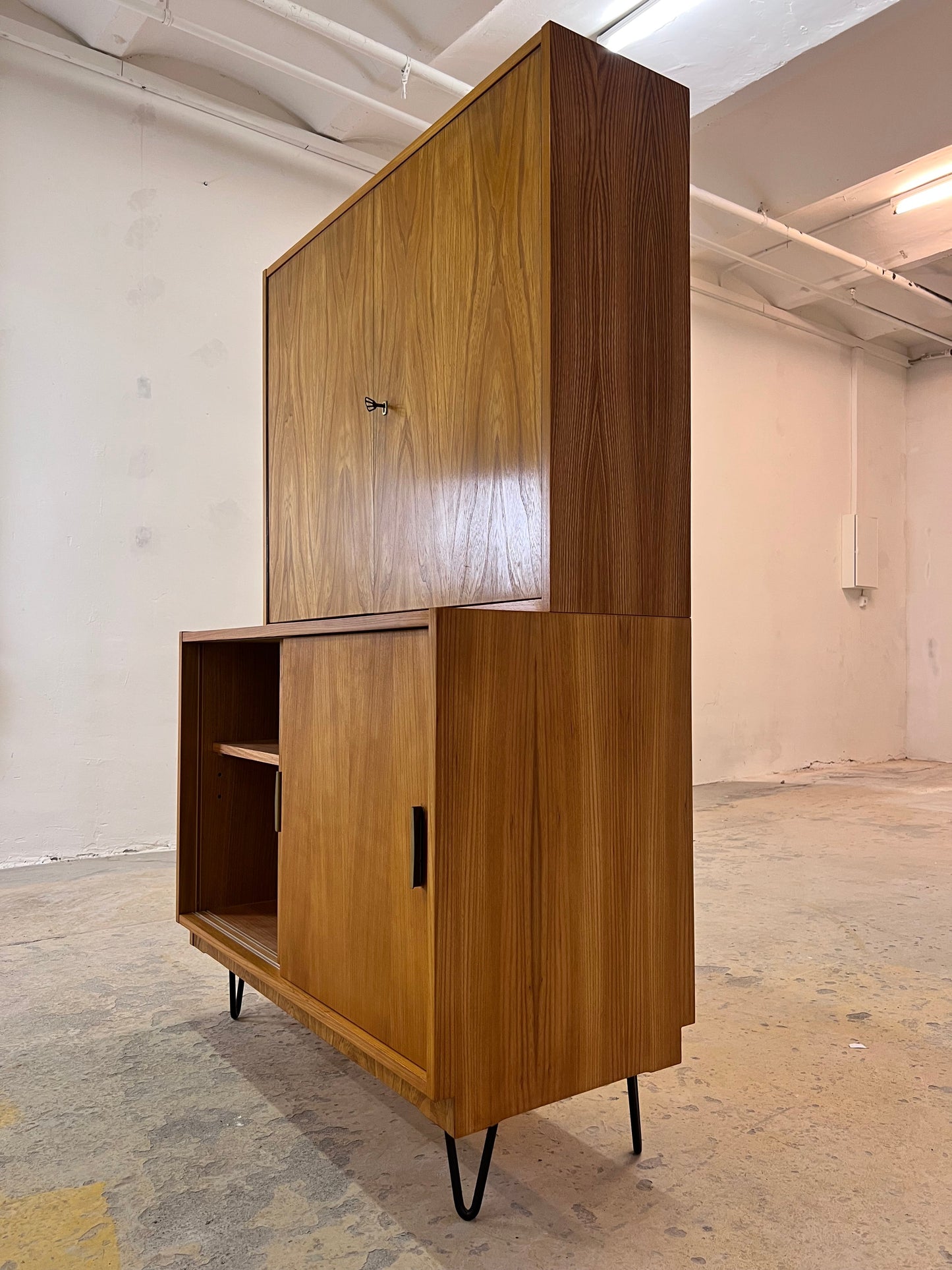 Vintage Schrank Typ 605 von Herbert Eilenberg für Hellerau auf Hairpinlegs