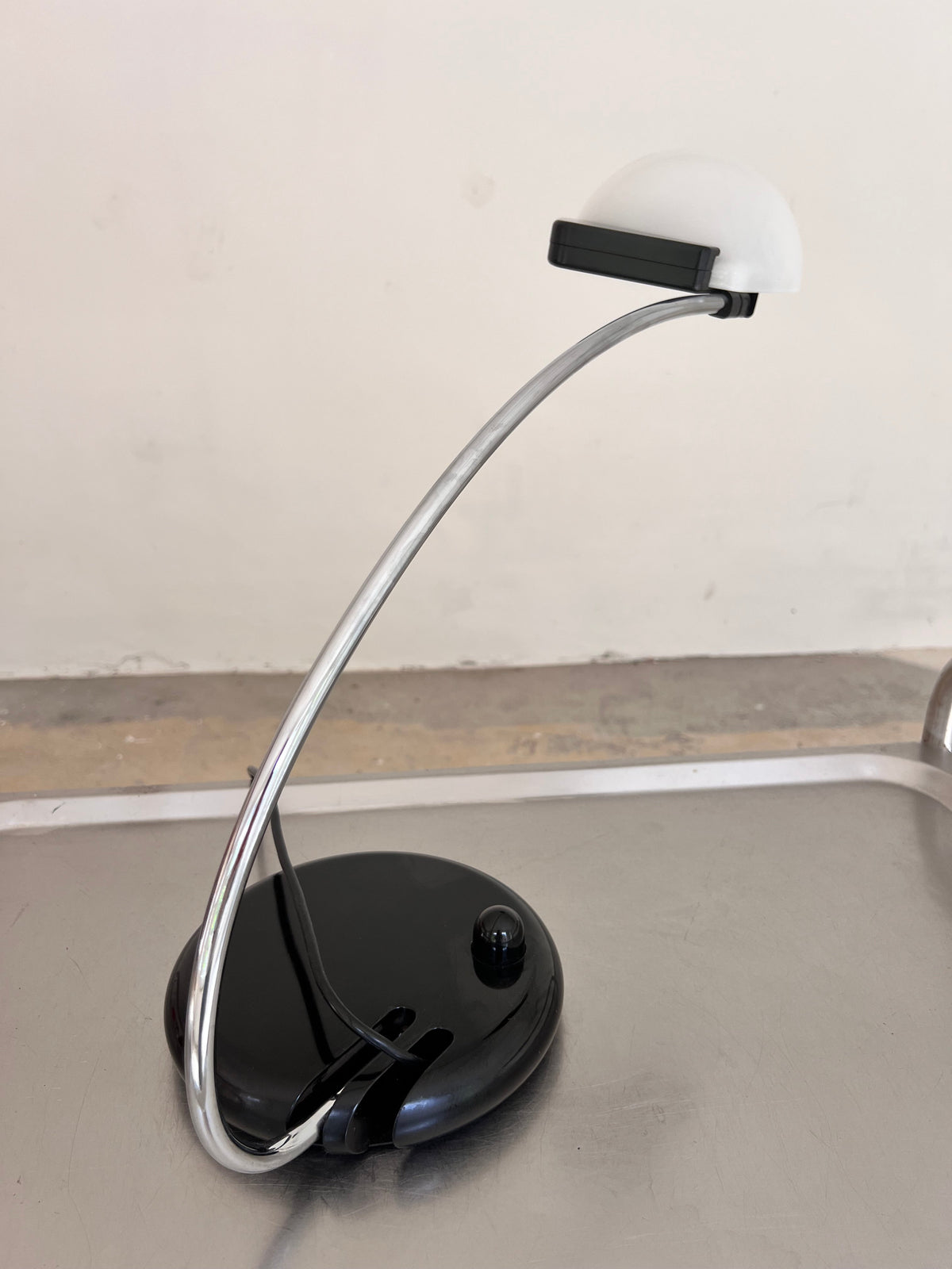 Vintage Tischlampe Dogale Modell 512 von Bruno Gecchelin für Oluce