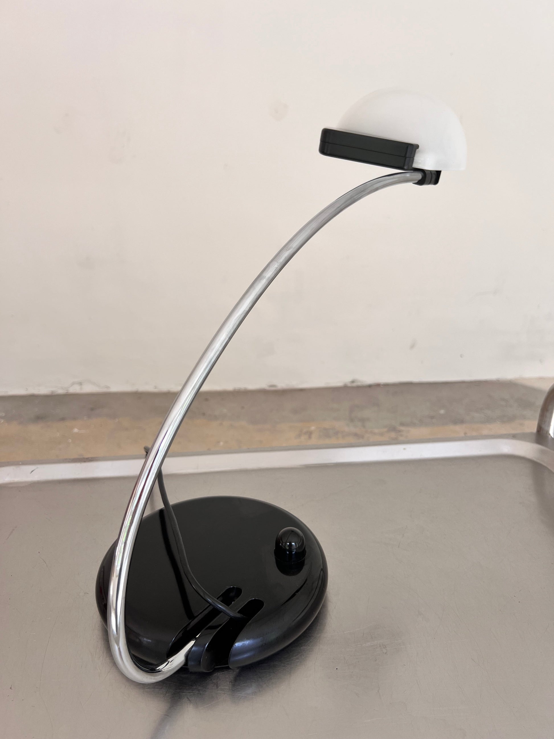 Vintage Tischlampe Dogale Modell 512 von Bruno Gecchelin für Oluce