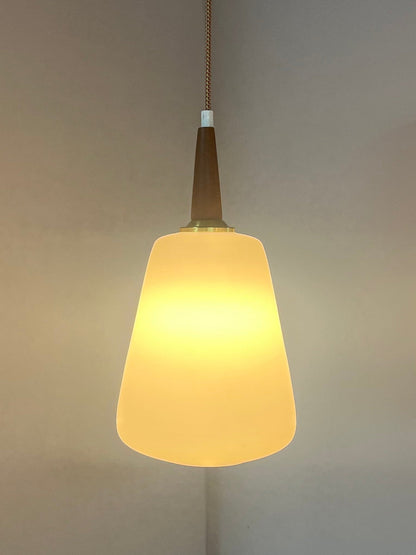 Vintage Hängelampe Opalglas Teak aus Dänemark