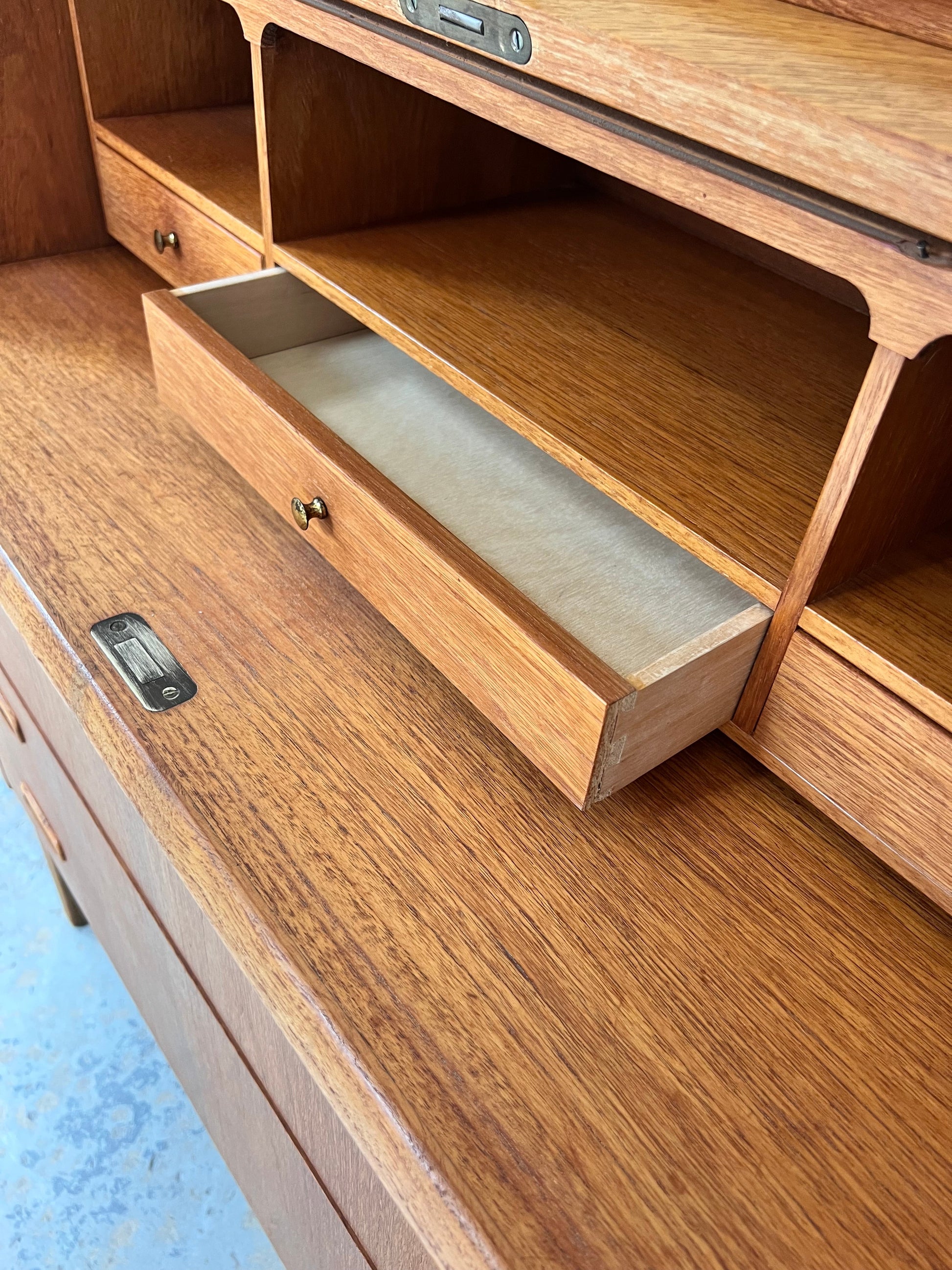 Vintage Sekretär Teak halbrund mit Schloss aus Dänemark