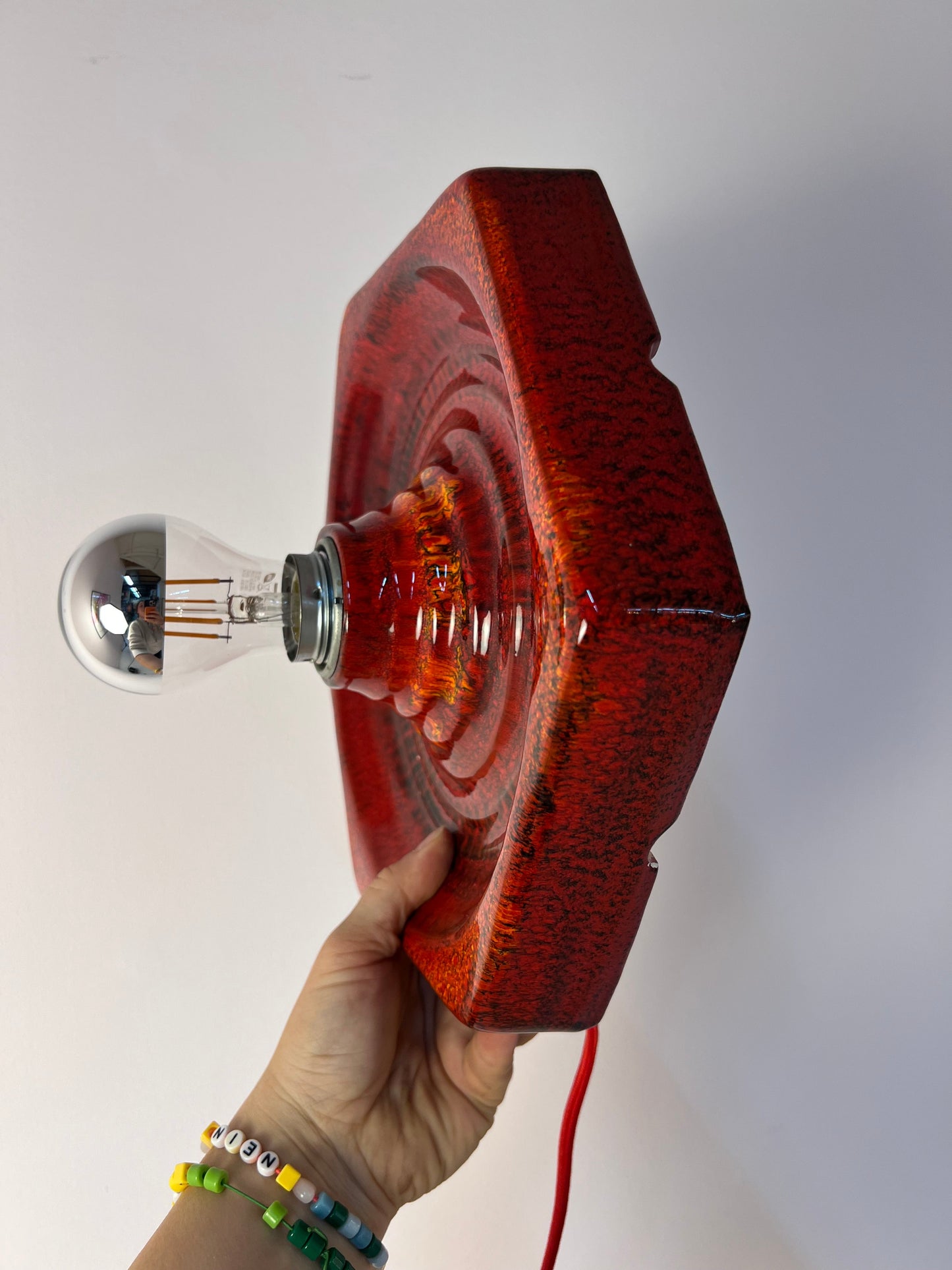 Vintage Wandlampe von Hustadt Leuchten, rote Keramik in Hexagon-Form