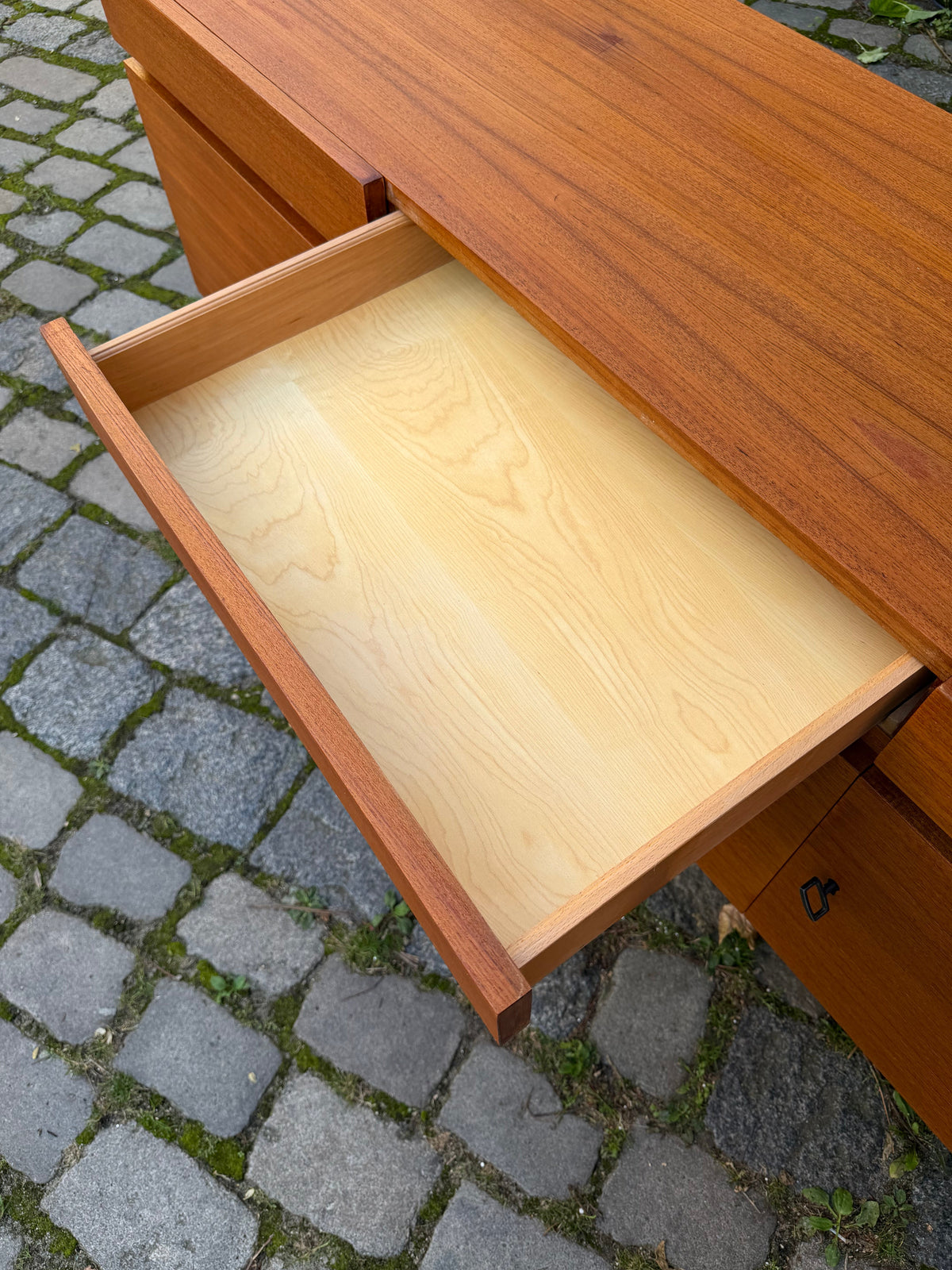 Vintage Sideboard Teak mit Schloss, 240 cm, Mid-Century Modern