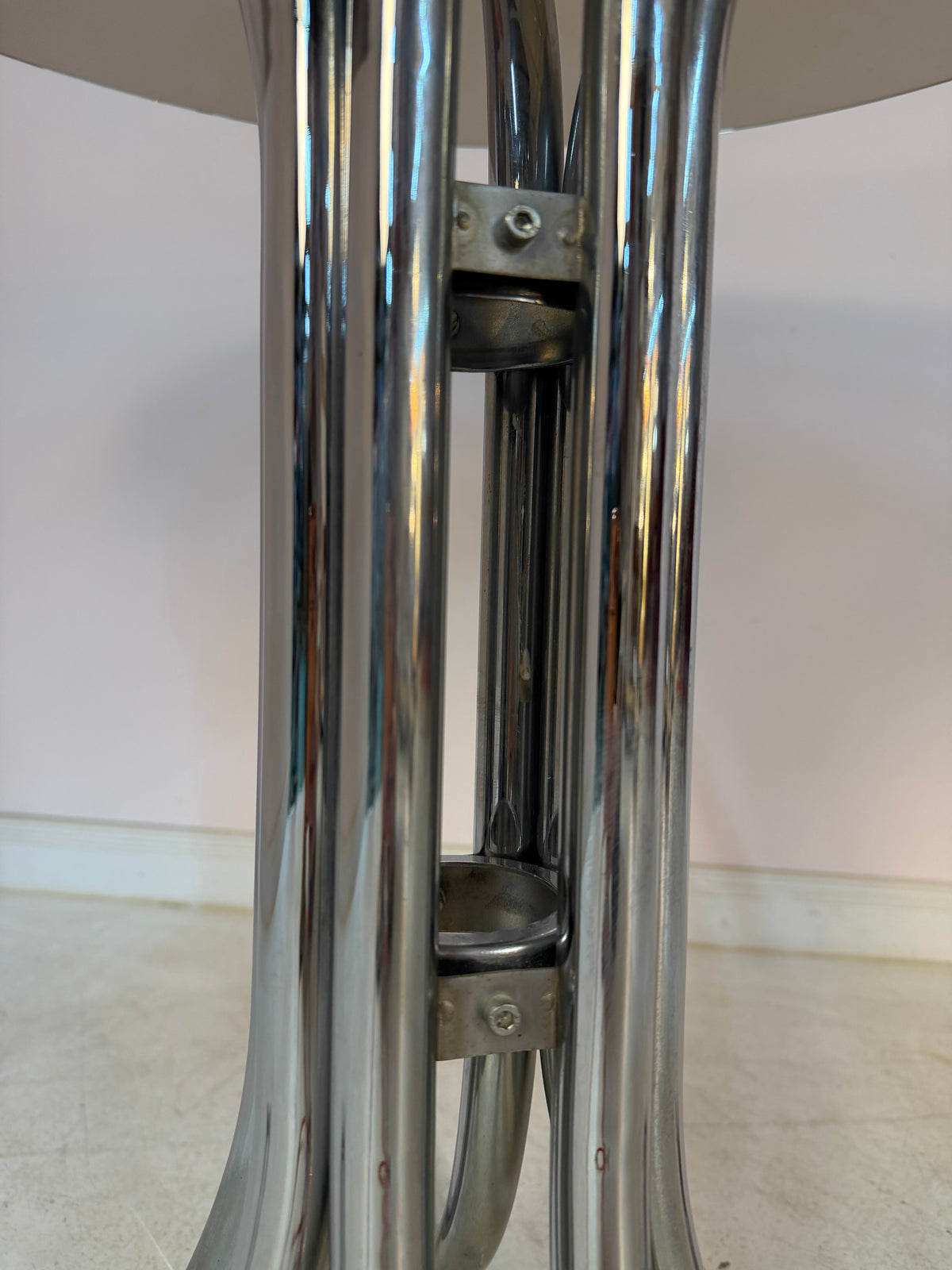 Vintage Esstisch Chrom und Rauchglas Space Age