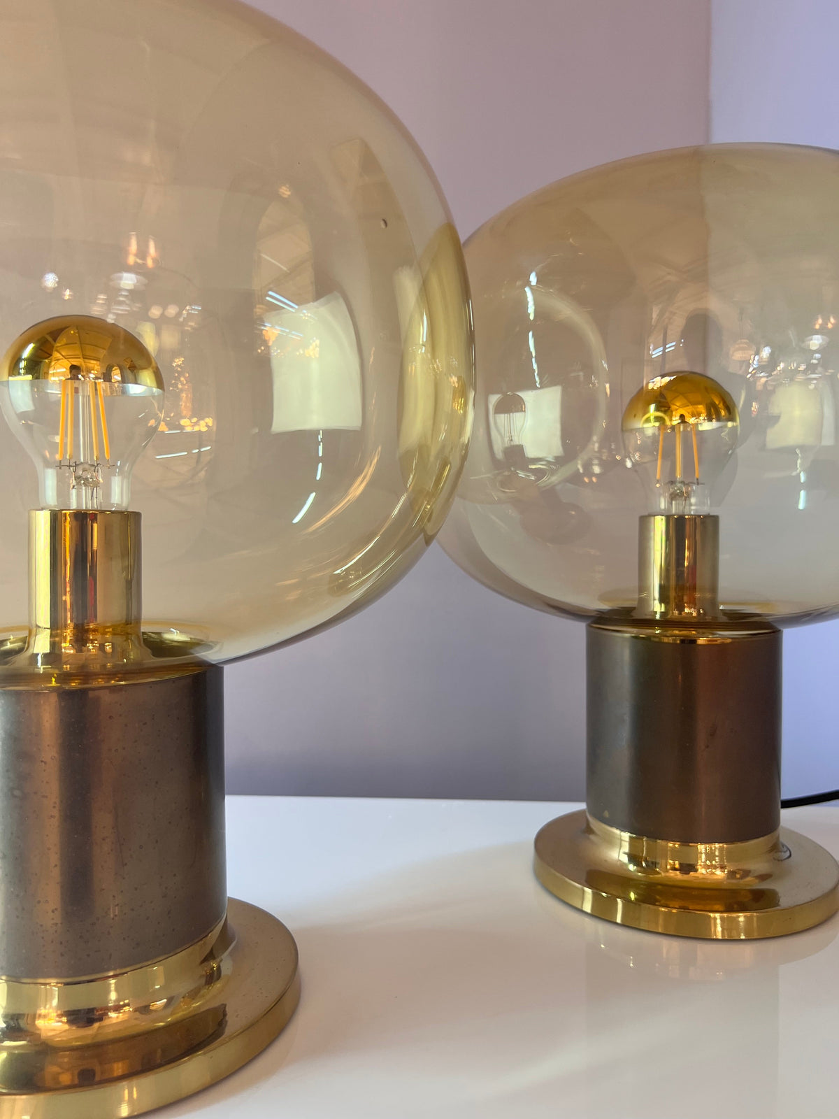Lampe de table vintage en laiton et verre soufflé à la bouche