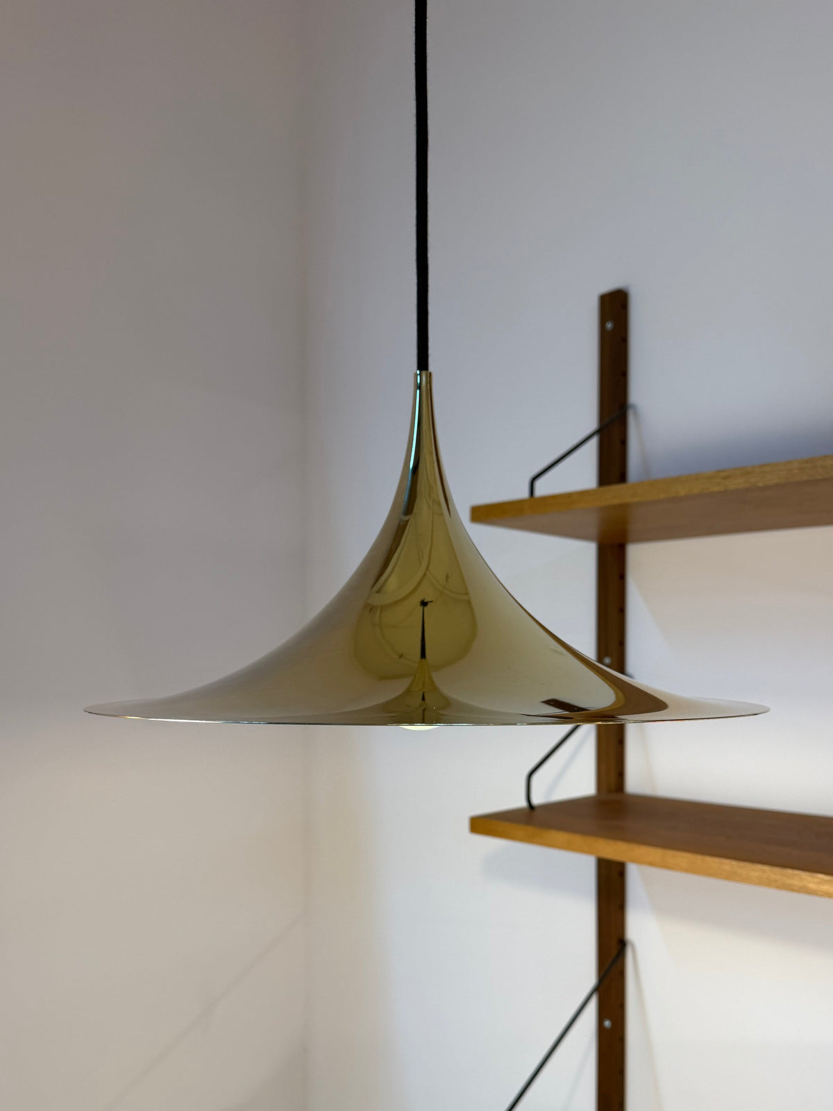 Hängeleuchte "Trompetenlampe" gold von Claus Bonderup und Torsten Thorup für Fog und Mørup