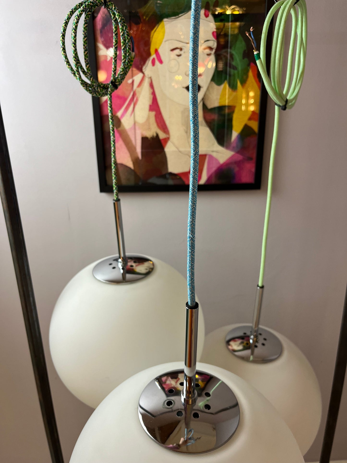 Vintage Kugellampe weiß Chrom von Glashütte Limburg