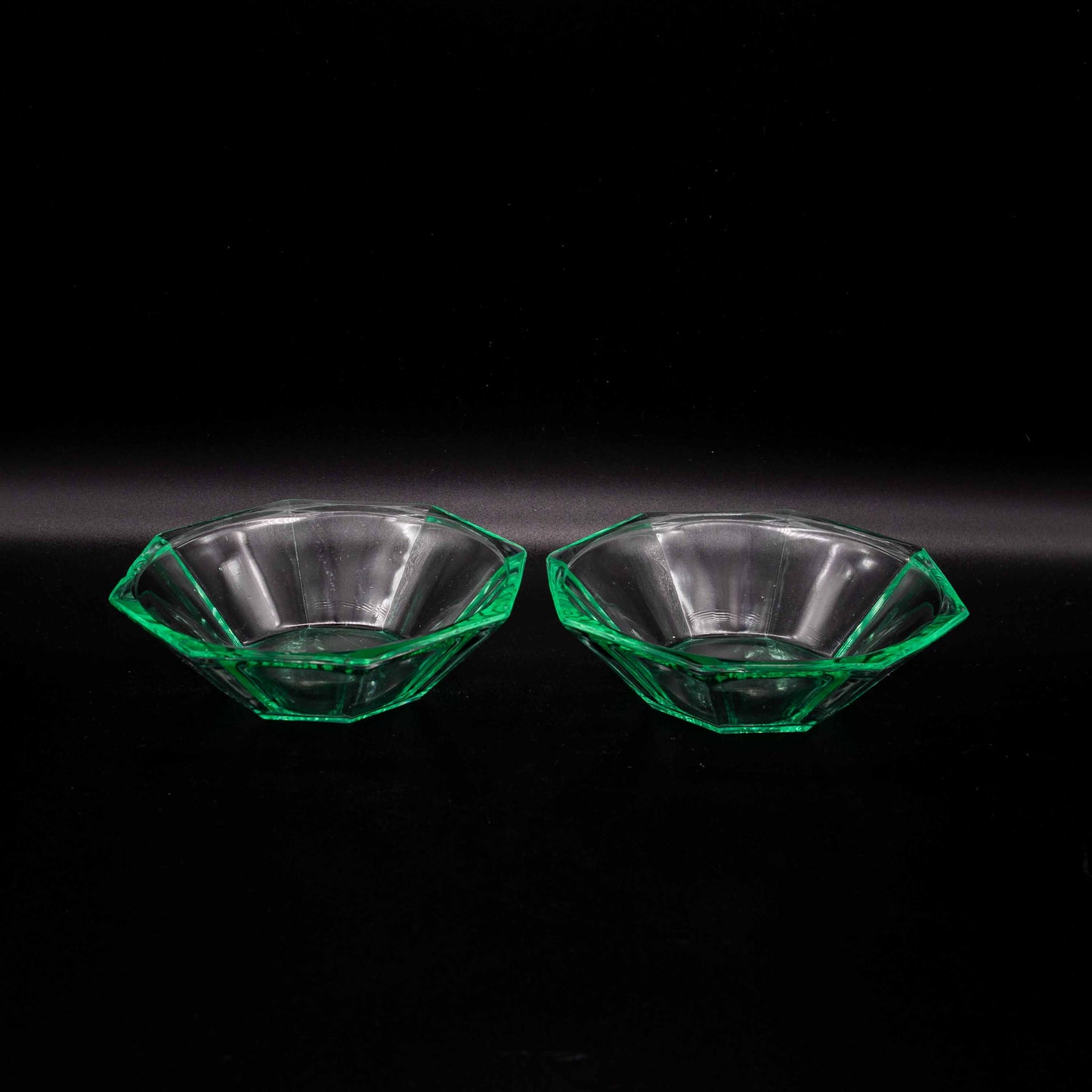 Set von 2 Vintage Glasschalen Grün Art Deco