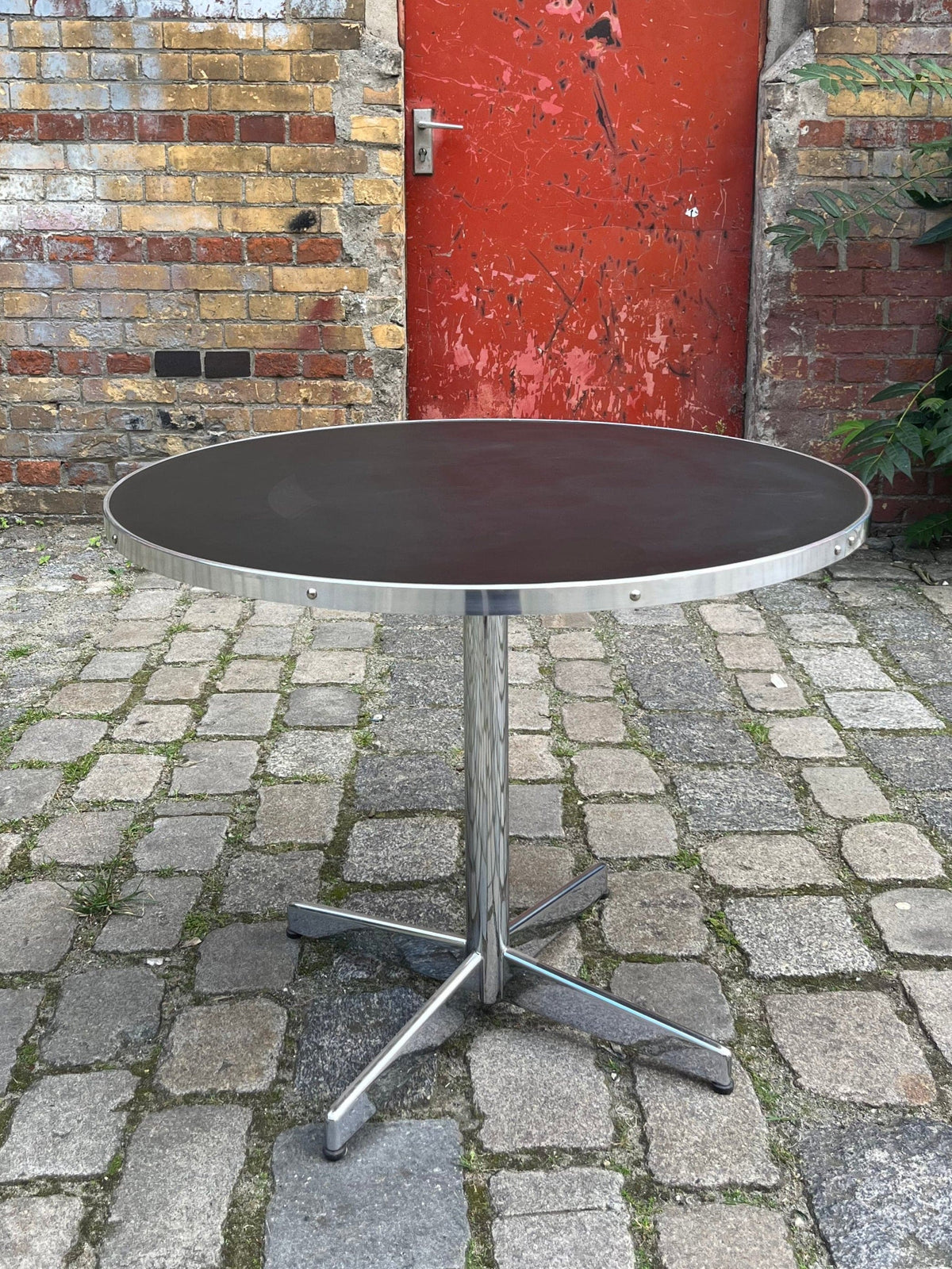 Couchtisch schwarz Linoleum Chrom von Mauser