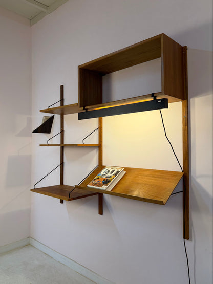 Vintage Wandregal "Royal System" mit Lampe von Poul Cadovius für Cado