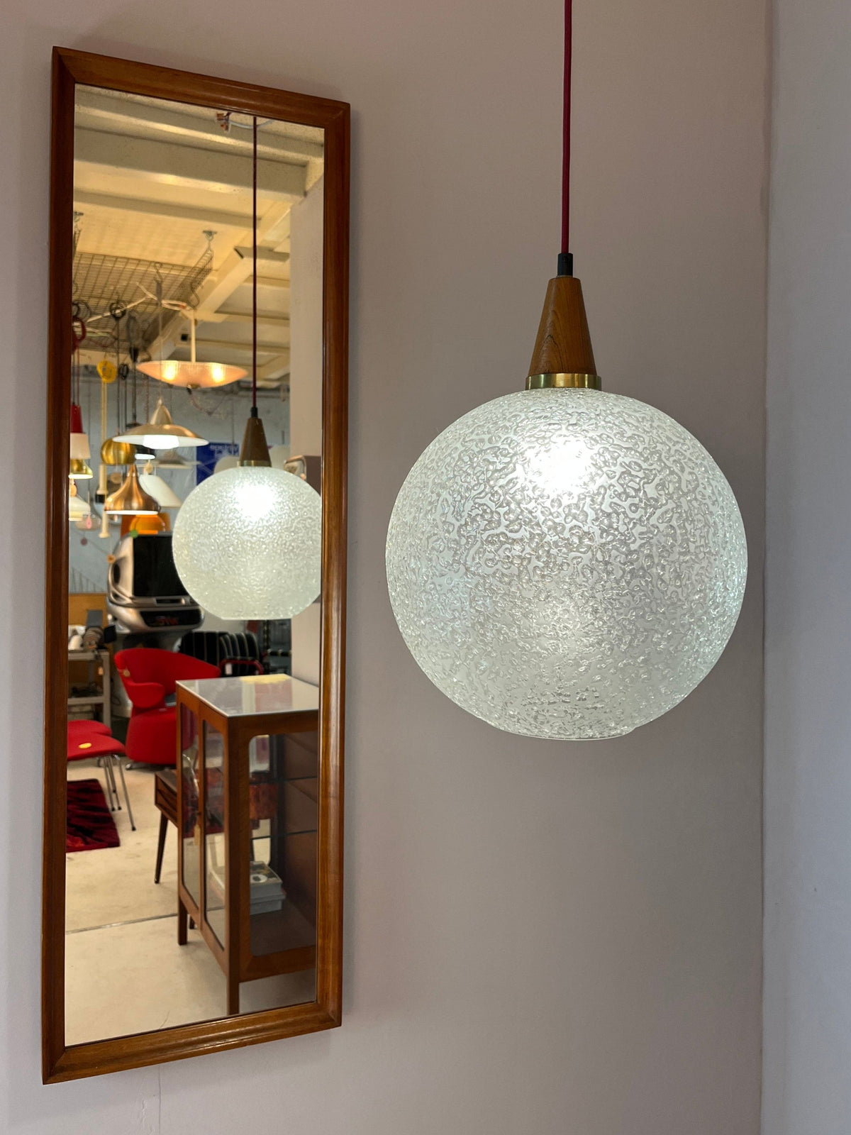Lampe boule vintage en verre teck par Doria