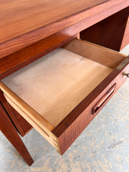 Vintage Schreibtisch Teak von Sigh und Søns Møbler
