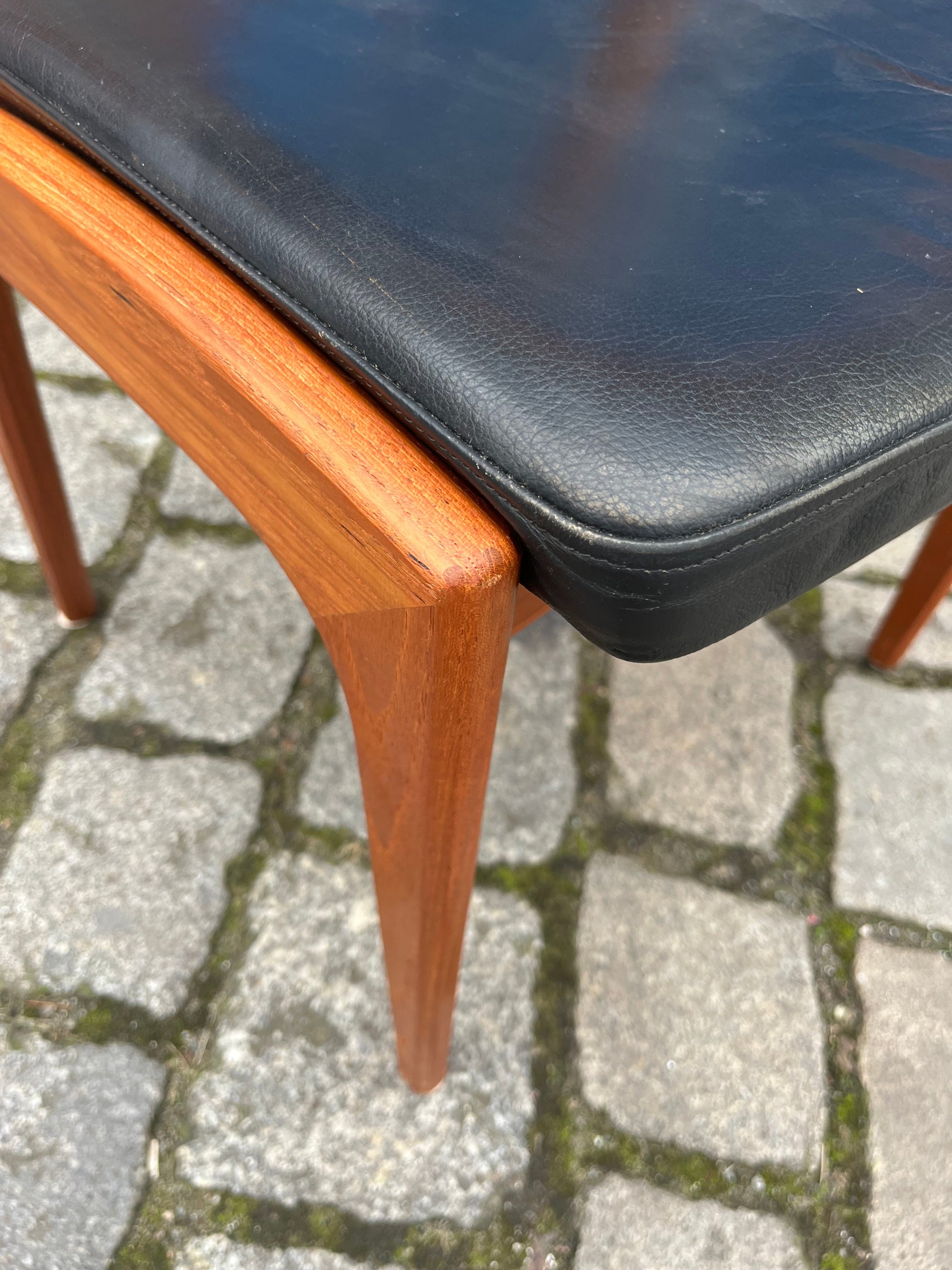 Vintage Esszimmerstuhl Set von 4 von K.S. Stolefabrik aus Teak und schwarzem Leder