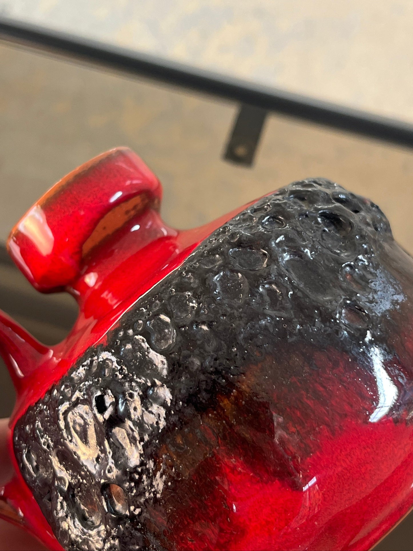 Vintage Vase 210 rot schwarz von Kreutz für Kreutz Keramik Lava-Glasur