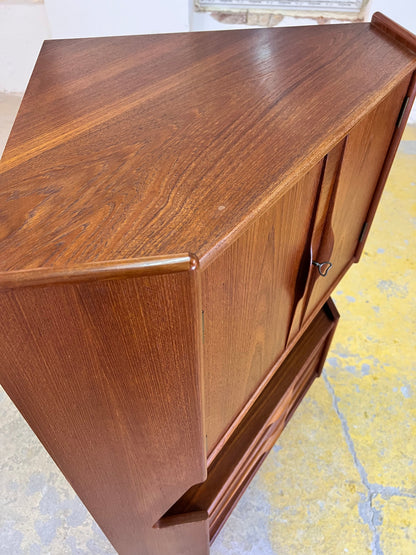 Vintage Eckschrank Teak mit Minibar aus Dänemark