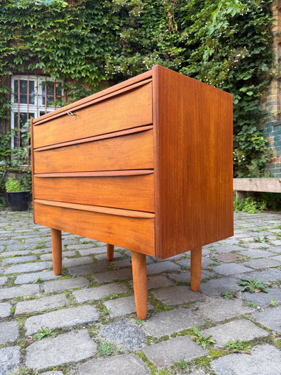Commode en teck avec serrure, Danemark