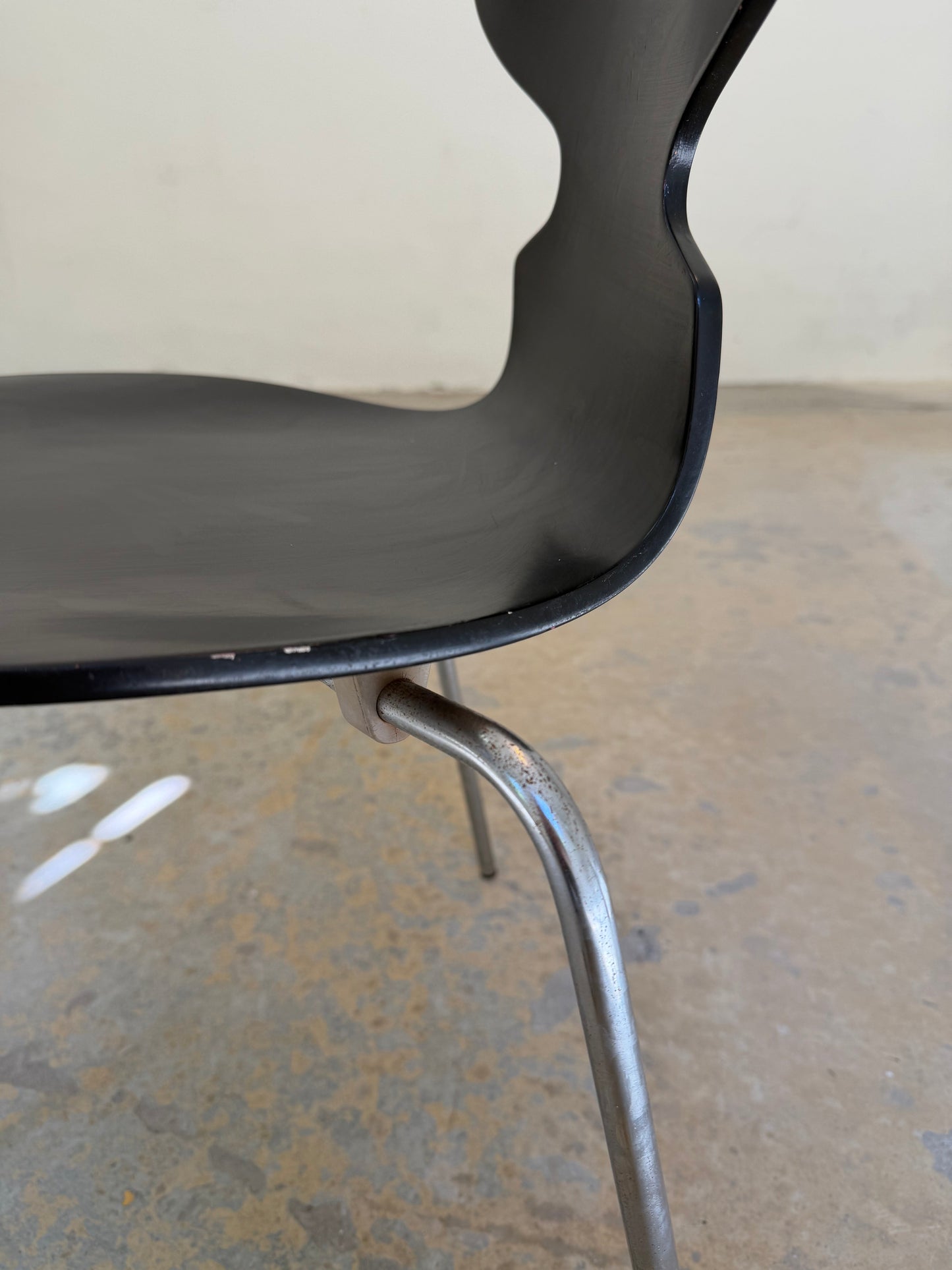 Vintage Stuhl "Ameise" dreibeinig von Arne Jacobsen für Fritz Hansen