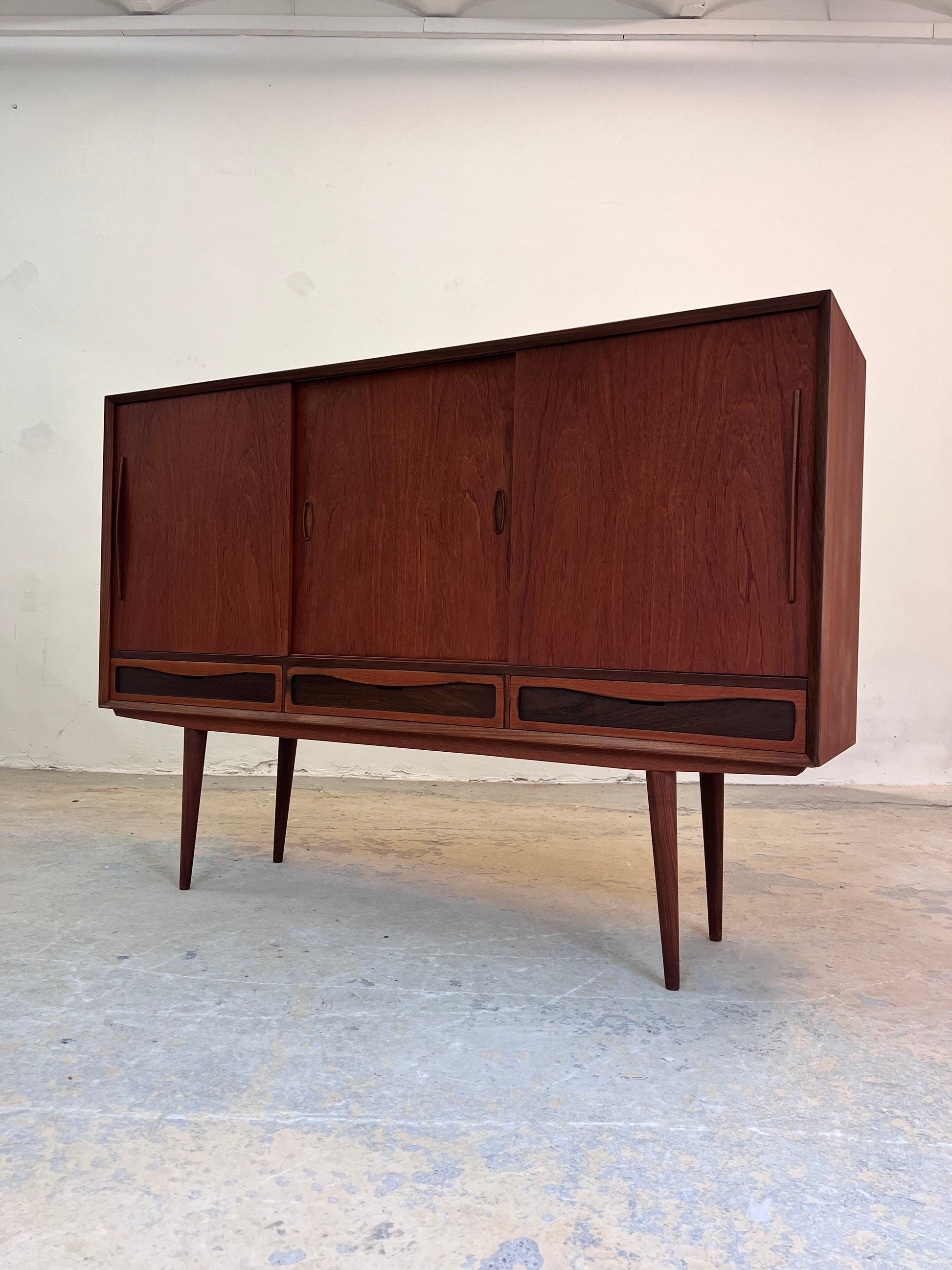 Vintage Highboard aus Teak aus Dänemark