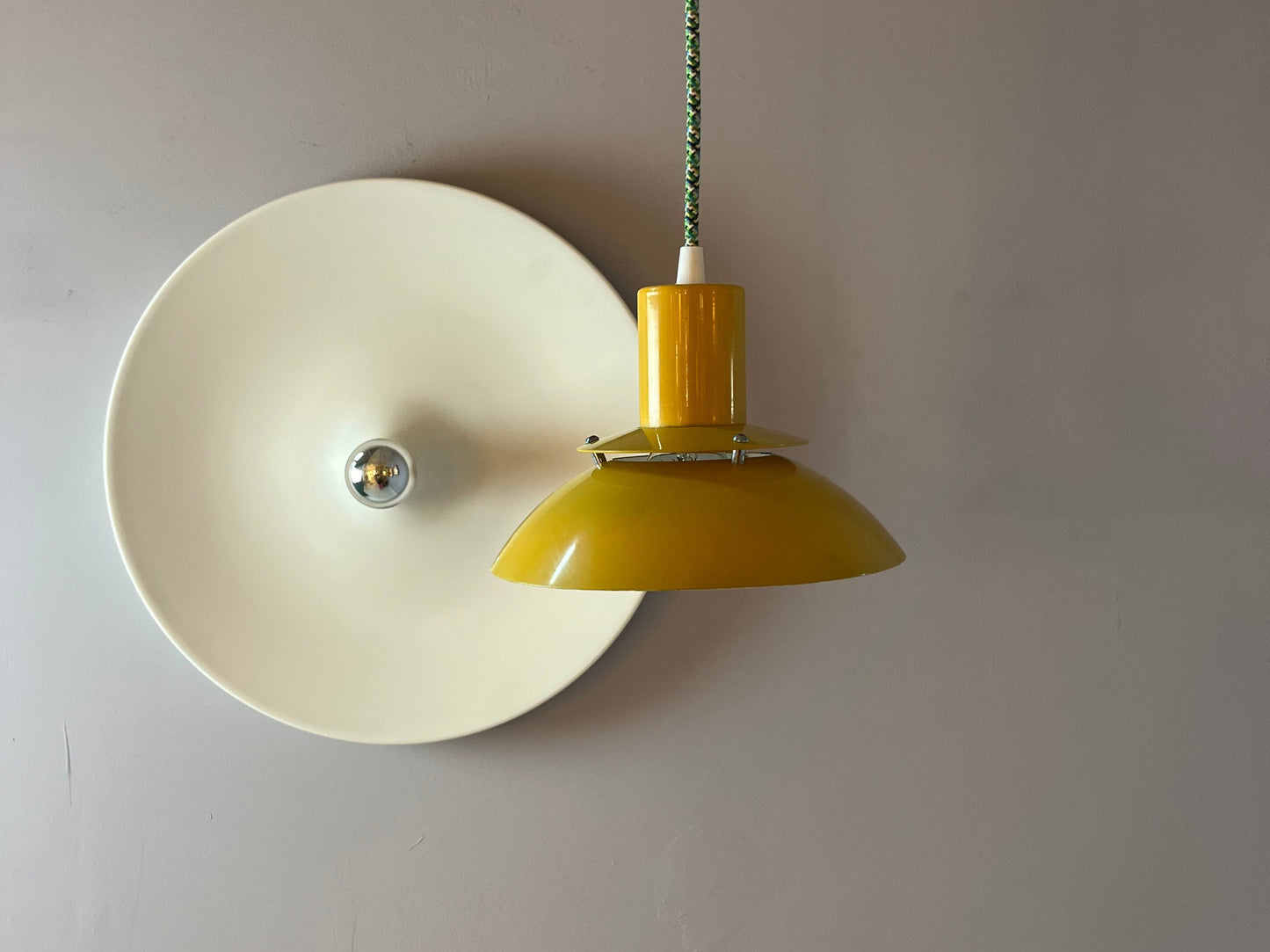Hängelampe gelb Metall von Belid