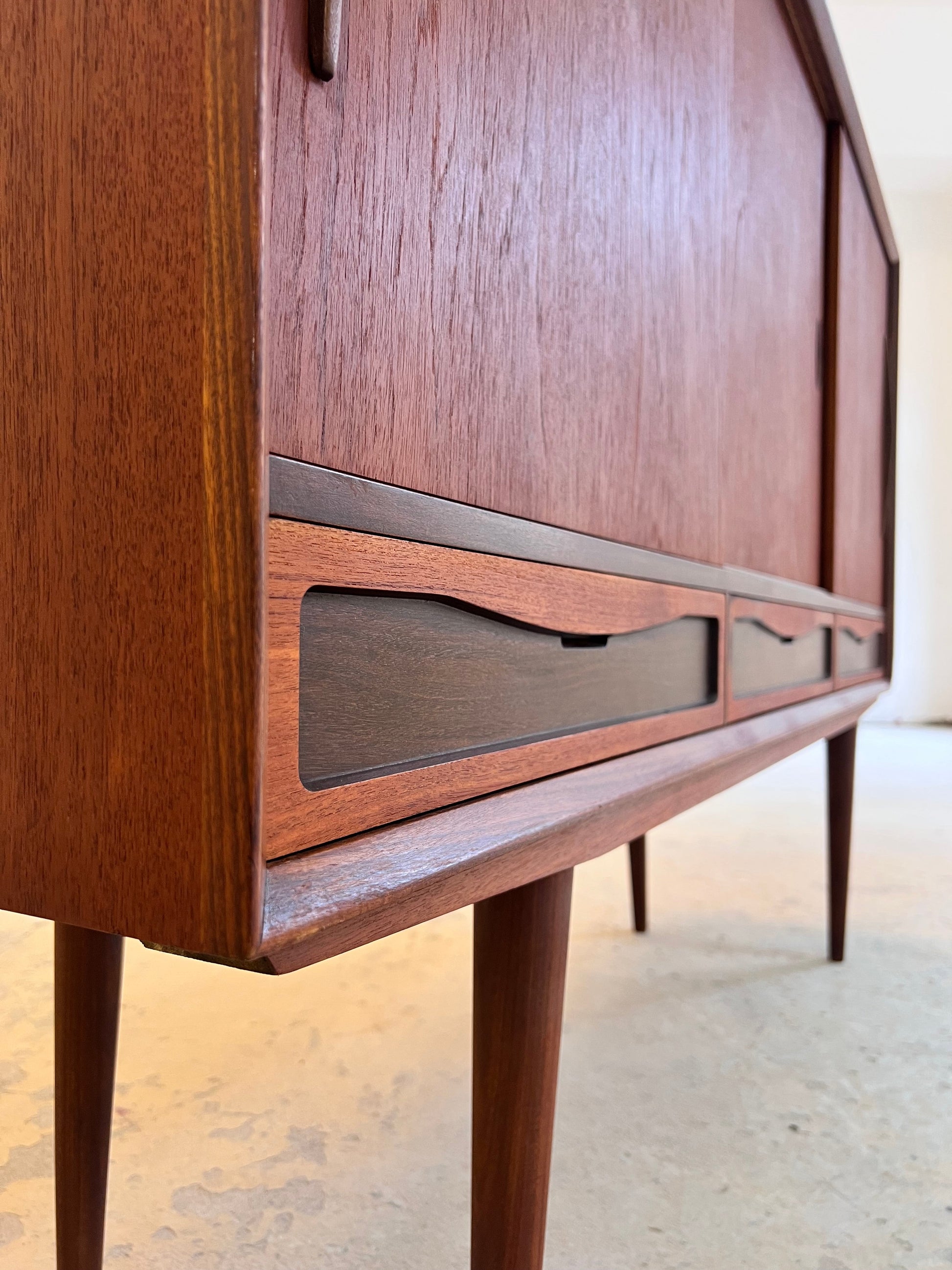 Vintage Highboard aus Teak aus Dänemark