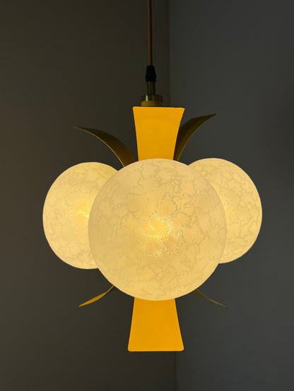 Vintage Hängelampe gelb weiß von Richard Essig für Pre-Loved ocker