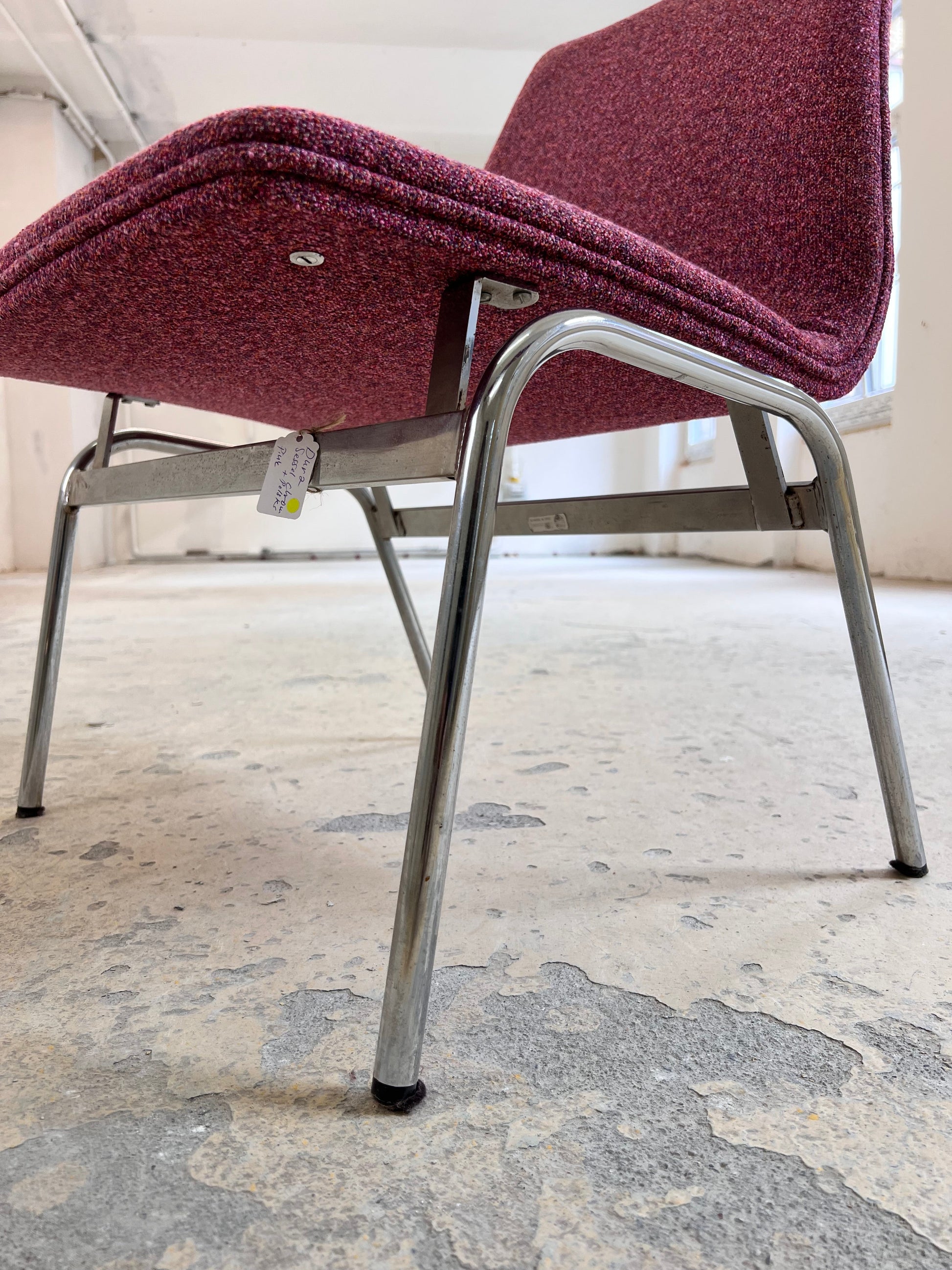 Vintage Sessel Lufthavnsstol von Anden Arkitekt für Duba Møbelindustri brombeer-pink Chrom