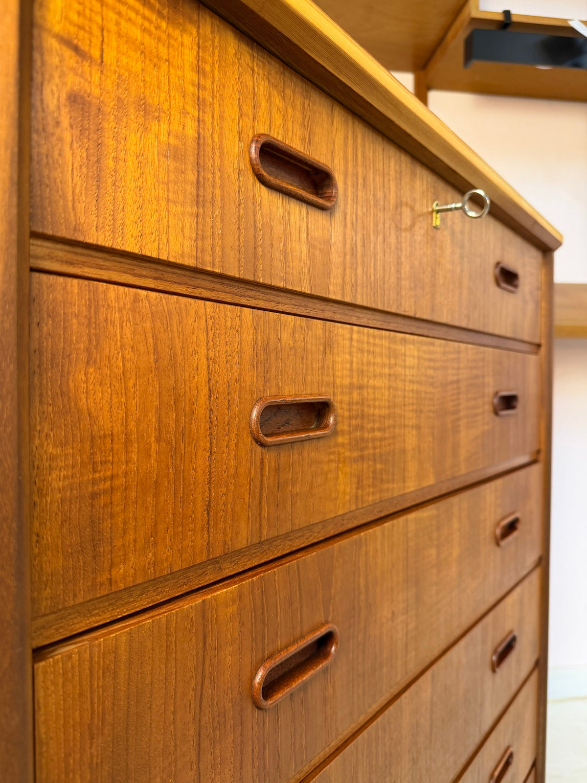 Vintage Kommode Teak mit Schloss aus Dänemark