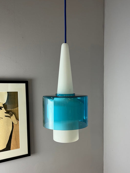 Vintage Hängelampe blau-weiß Opalglas von Hyllinge Glasbruk