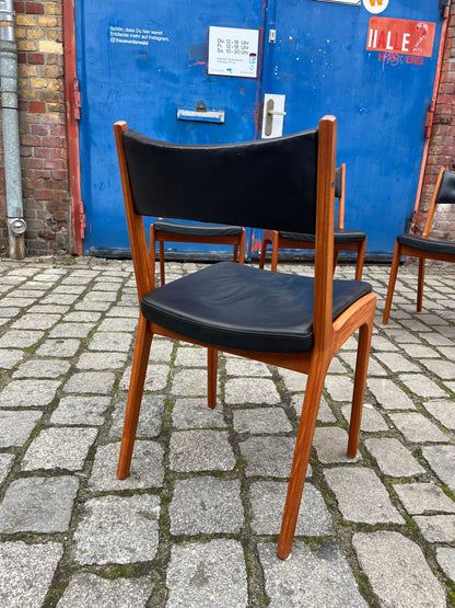 Vintage Esszimmerstuhl Set von 4 von K.S. Stolefabrik aus Teak und schwarzem Leder