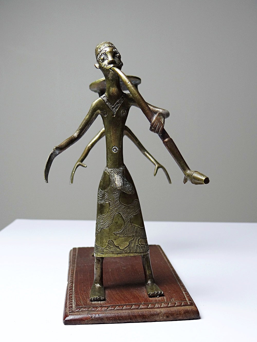 Vintage Figur Fon von Dahomey Benin, einzigartig Lost Wax auf Holzsockel
