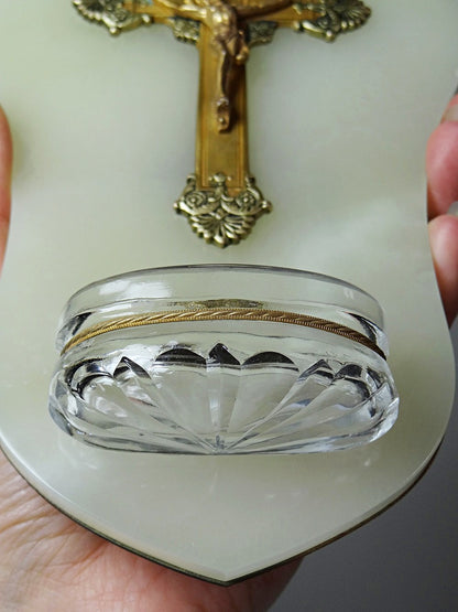 Vintage Wandweihwasserbecken aus grünem Onyx mit Kruzifix aus Metall und geschliffenem Glas
