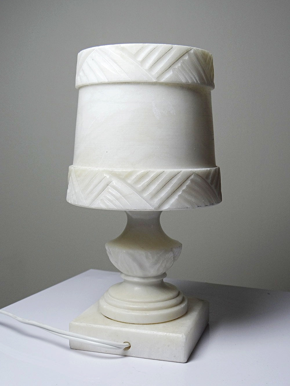 Vintage Nachtlichtlampe aus weißem Alabaster, ca. 1950-1970