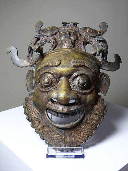 Vintage Maske Bamoun von GoldDekoration für Kamerun, Bronze