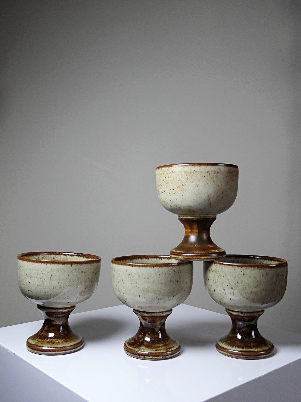 Set von 4 Vintage Cidreschale/Eisbecher auf Fuß aus glasierter Keramik England