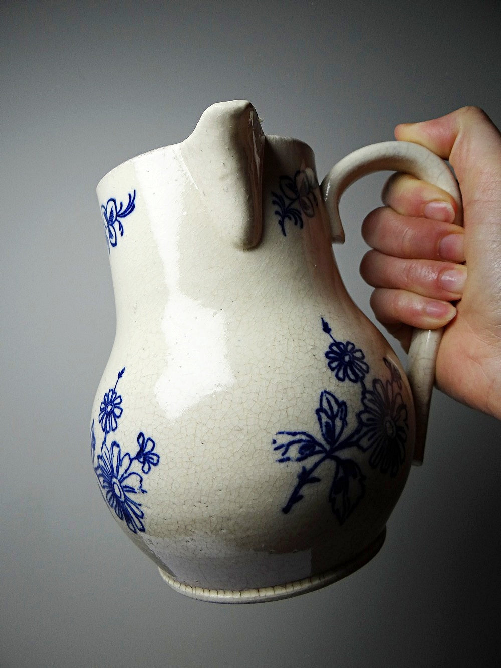Vintage Krug blau creme faience Servieraccessoire blau creme