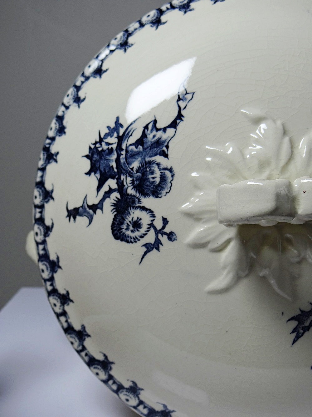 Vintage Suppenterrine Chardons von Gien für Porcelaine Opaque de Gien blau dunkelblau