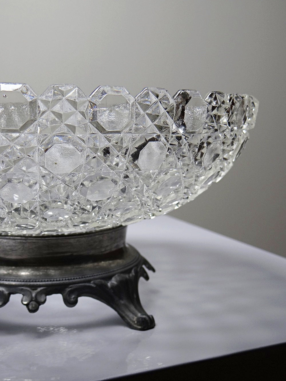 Vintage Schale von Baccarat für Pressglas mit Zinnfuß durchsichtig