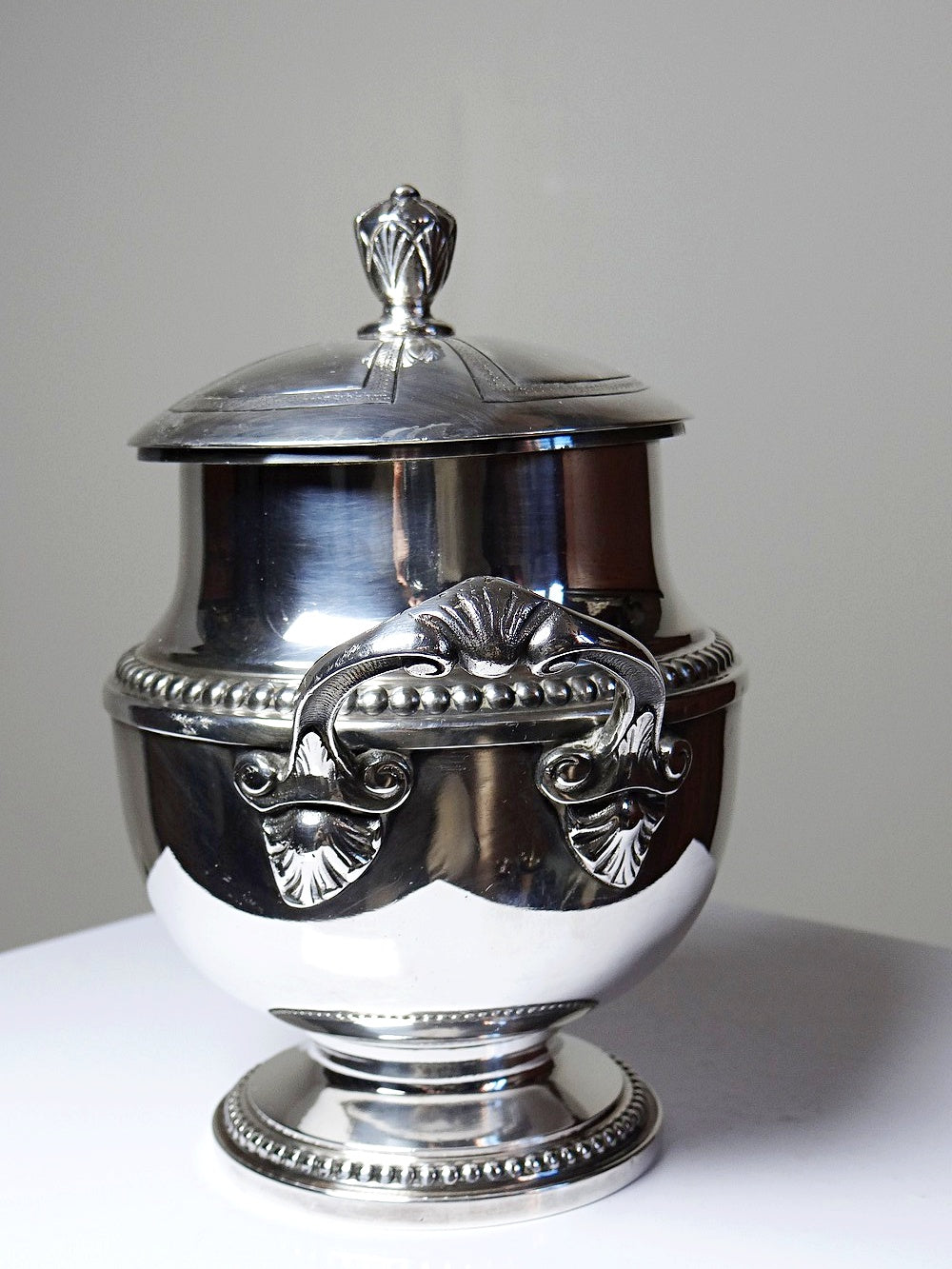 Vintage Zuckerdose SilberServieraccessoire mit Deckel und 2 Griffen, Frankreich 1880-1930