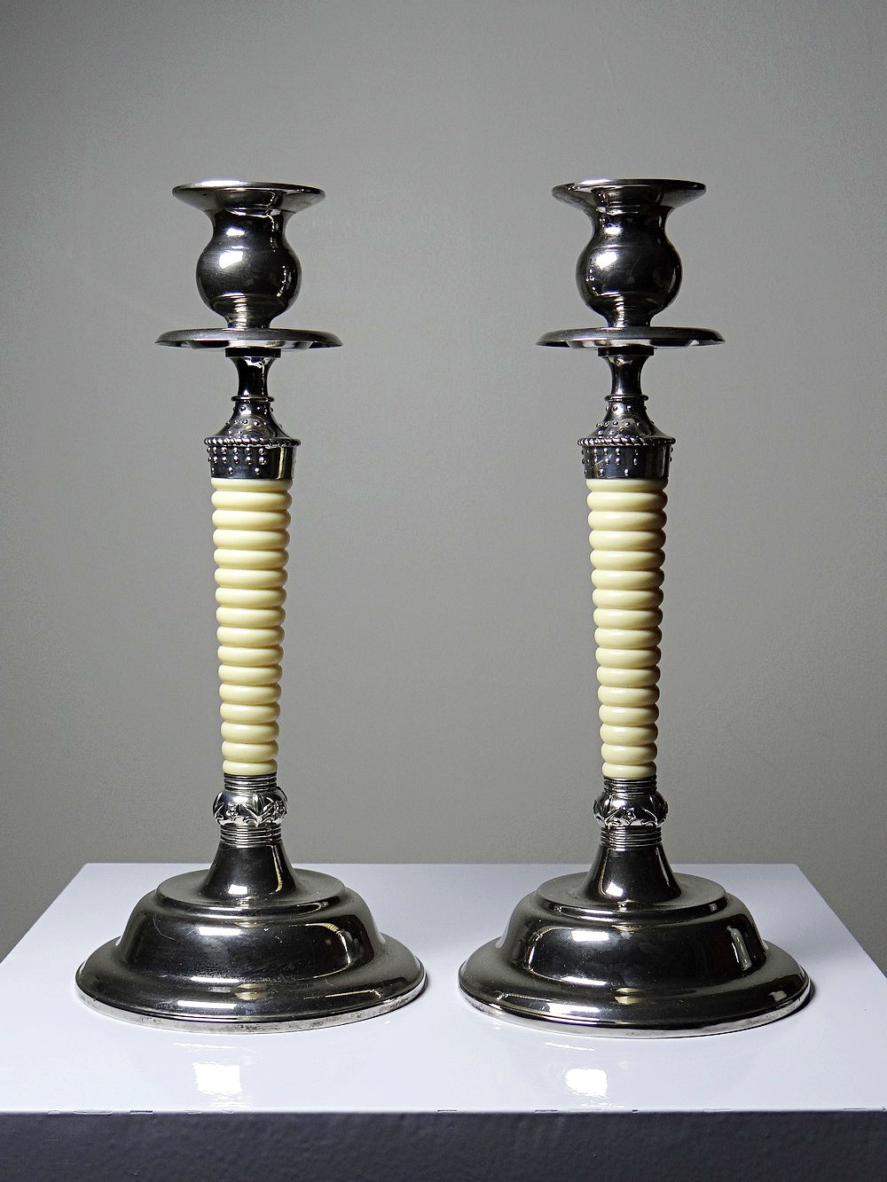 Vintage Kerzenleuchter Set von 2 silberfarben, elfenbeinfarben, Metall, Kunststoff
