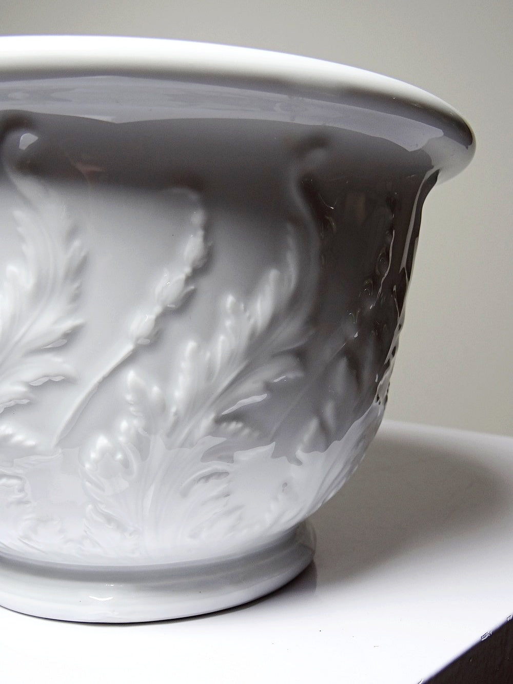 Vintage Übertopf für Porcelaine de Limoges weiß blassblau/céladon