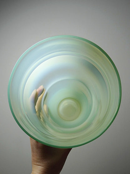 Vintage Vase im Kosta Boda Stil, opalinblaues Glas, handgeblasen