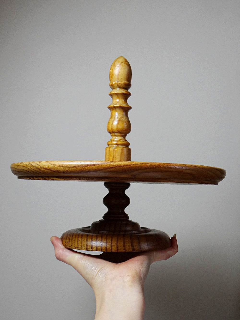 Vintage Servierständer aus Kiefernholz, gedrechselt, lackiert, Braun