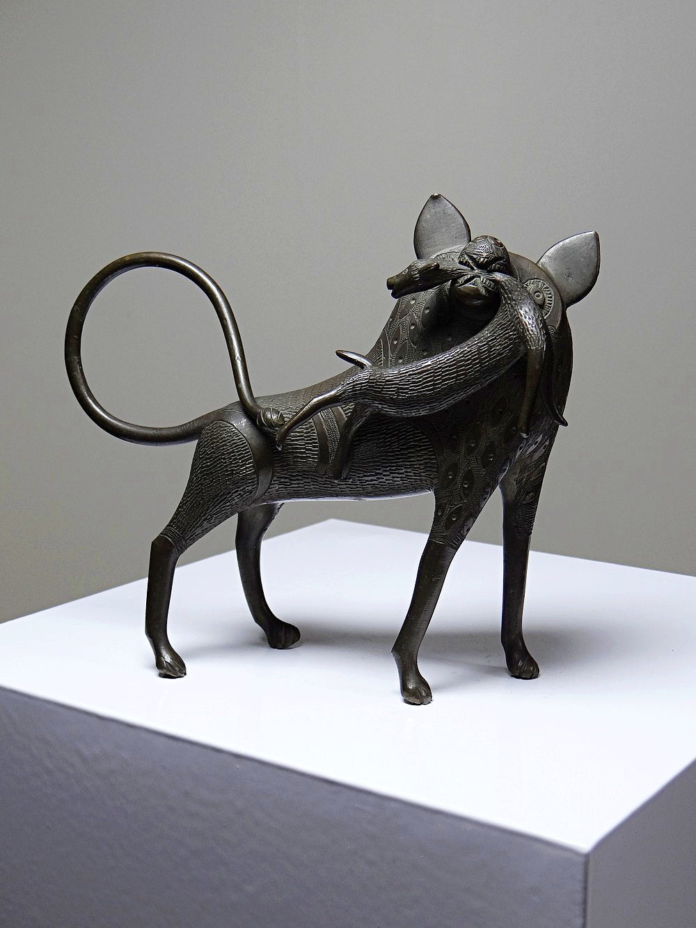 Vintage Bronzefigur Löwe oder Hyäne aus Benin Dahomey Cotonou BraunKunst