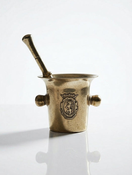 Vintage Apotheker Mörser mit Stößel vergoldete Bronze heraldischer Löwe