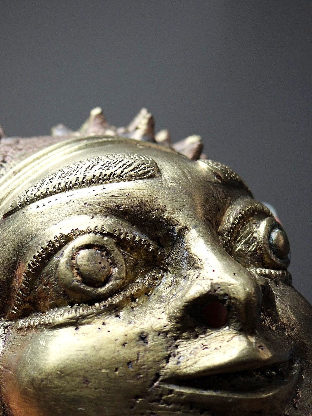 Vintage Maske Oba von Bamoun für GoldDekoration vergoldete Bronze